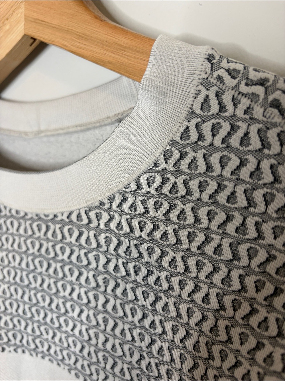 lululemon athletica Light Gray Textured Crewneck Sweater - Picture 4 of 7